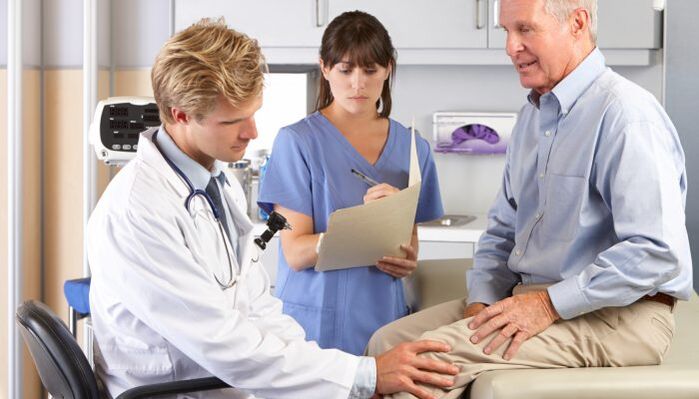 examination by a doctor for knee arthrosis